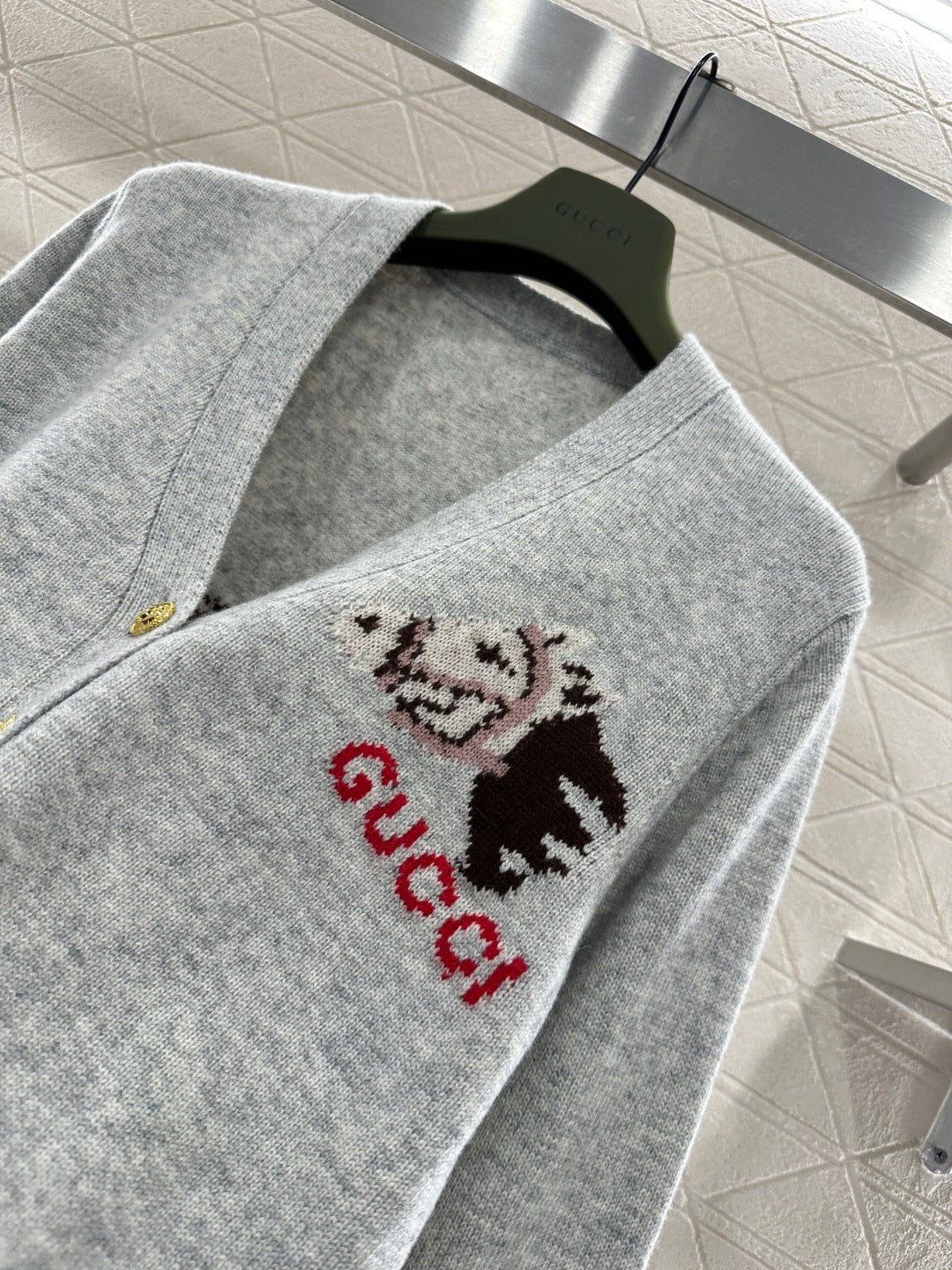 26SS NEUER Strickcardigan