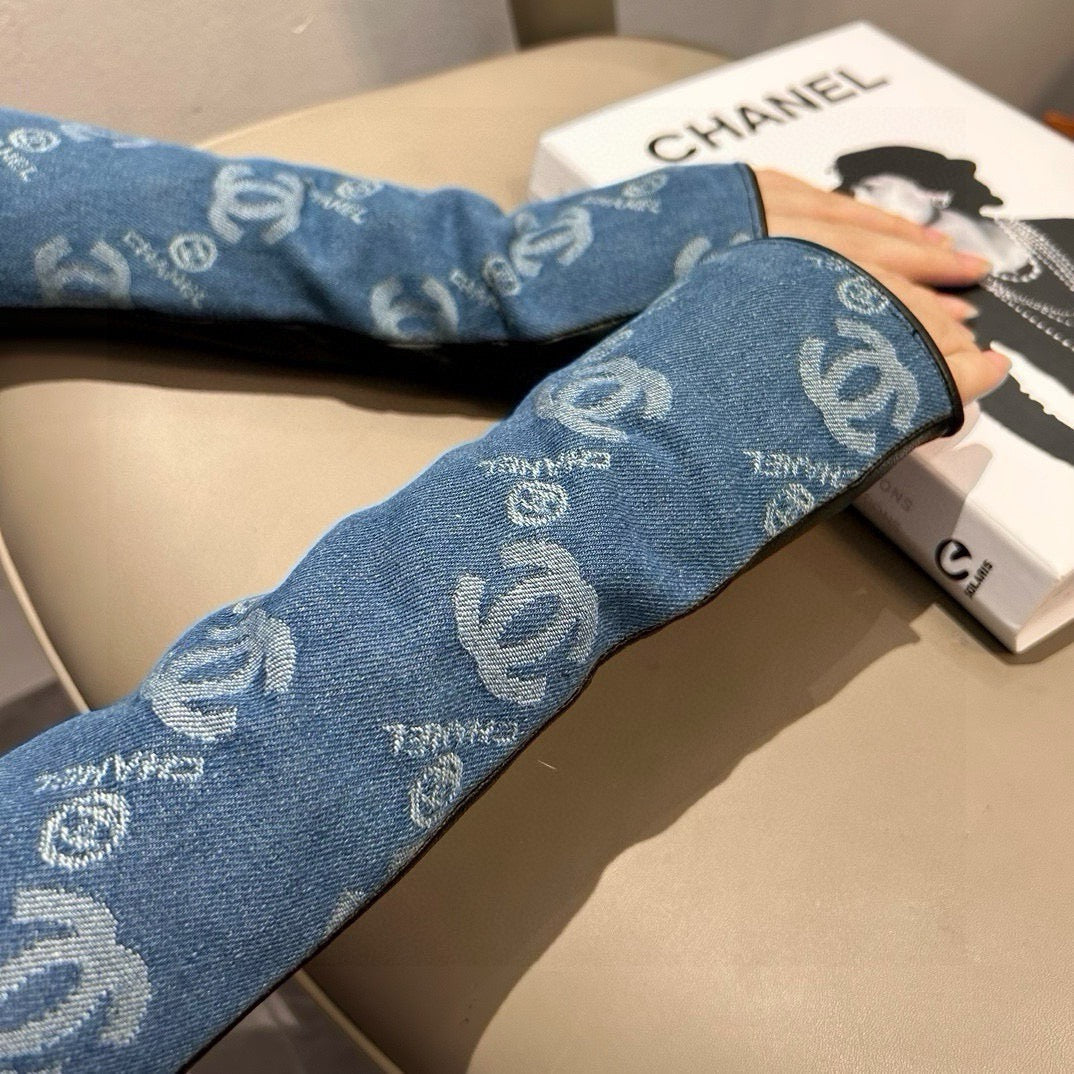 26SS Nuevo denim con guantes de cuero