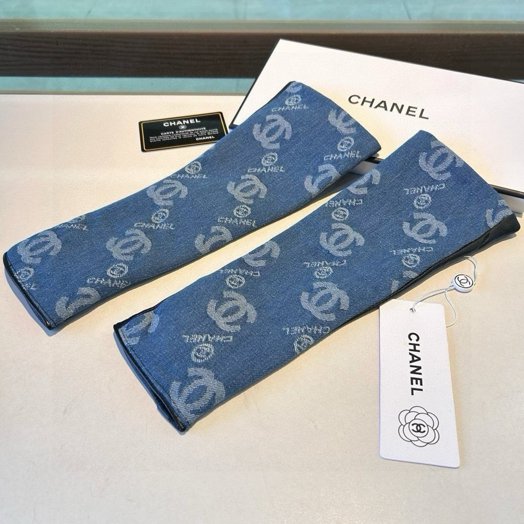 26SS Nuevo denim con guantes de cuero