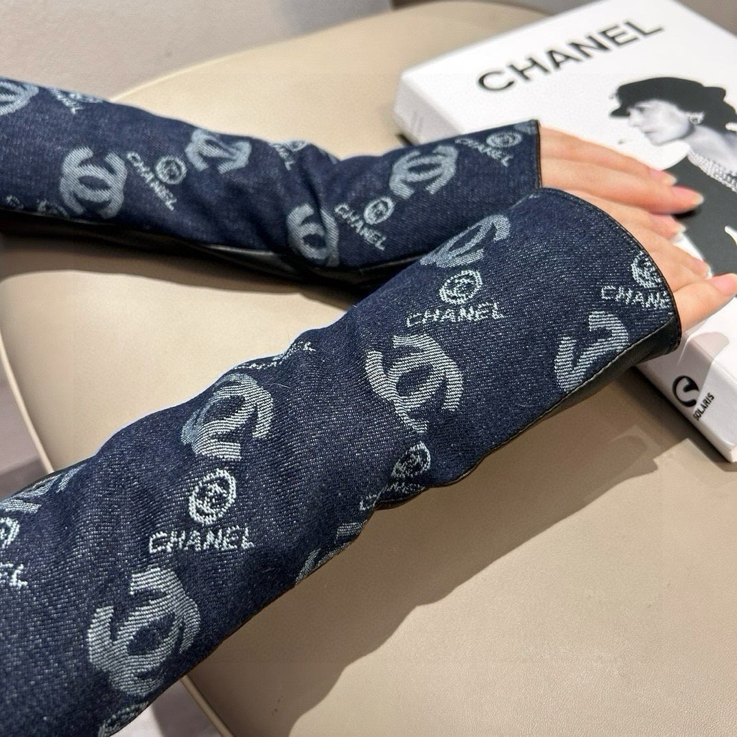 26SS Nuevo denim con guantes de cuero