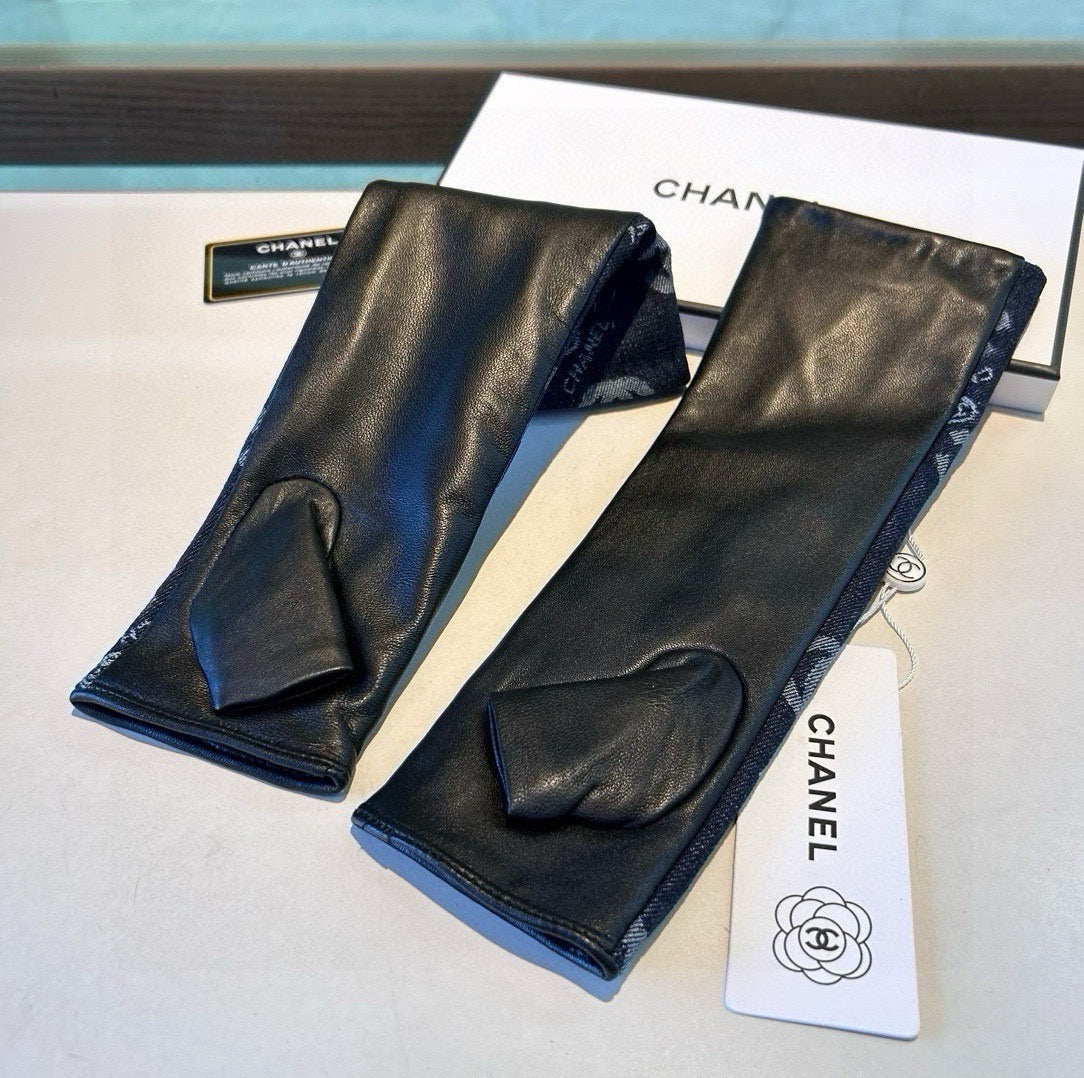 26SS Nuevo denim con guantes de cuero