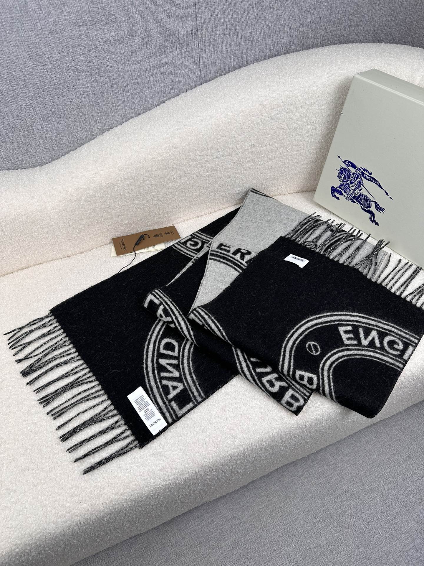 26SS Neuer reversibler zweifarbiger Wollschal