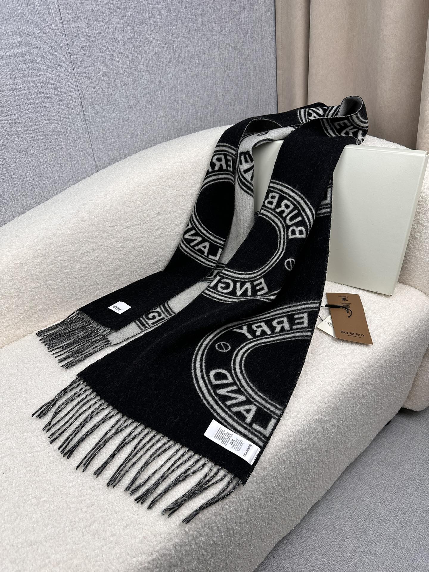 26SS Neuer reversibler zweifarbiger Wollschal