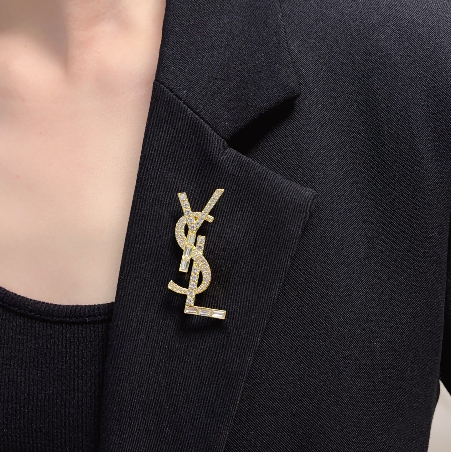26SS NUEVO broche de oro con diamantes
