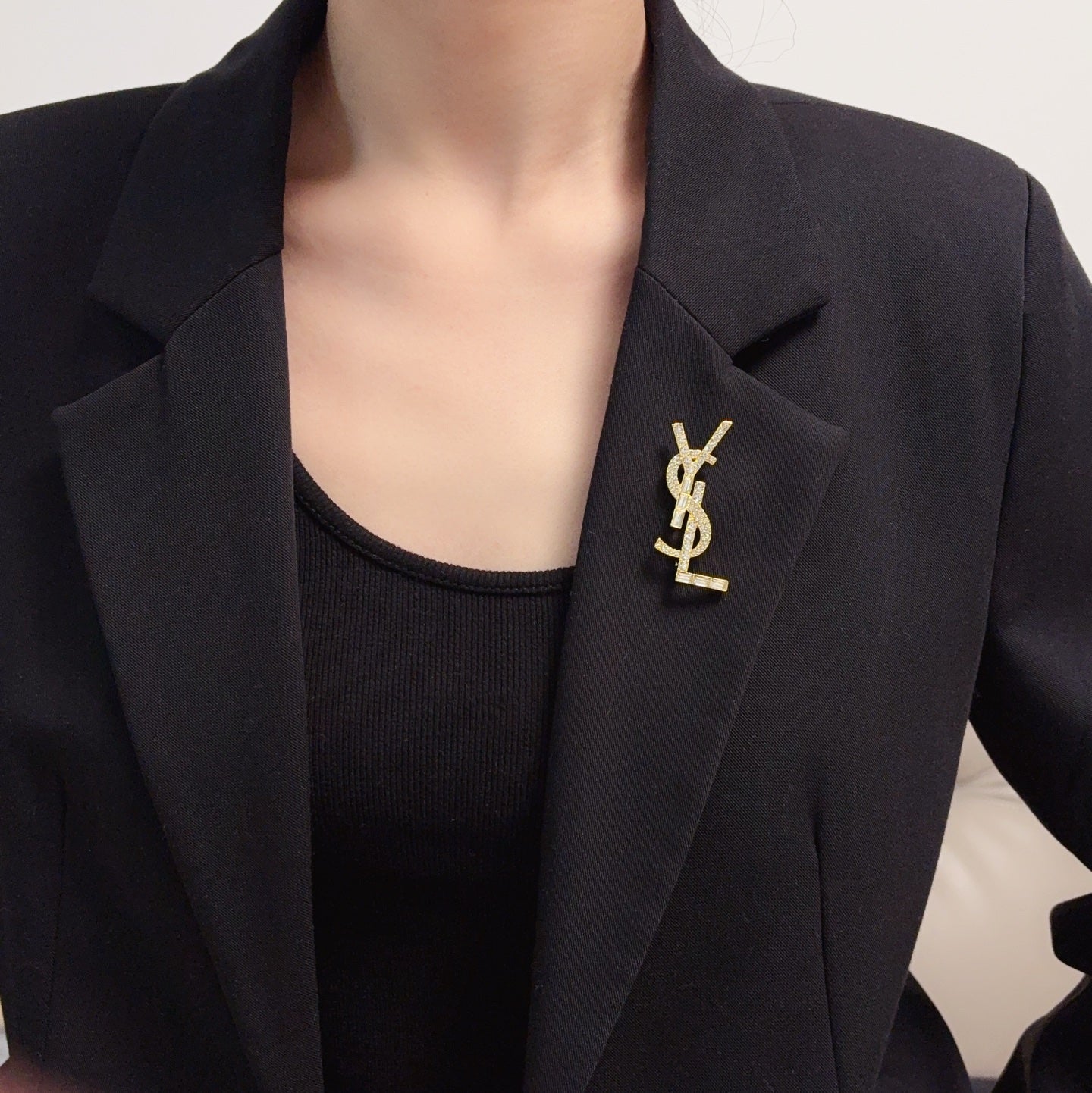 26SS NUEVO broche de oro con diamantes