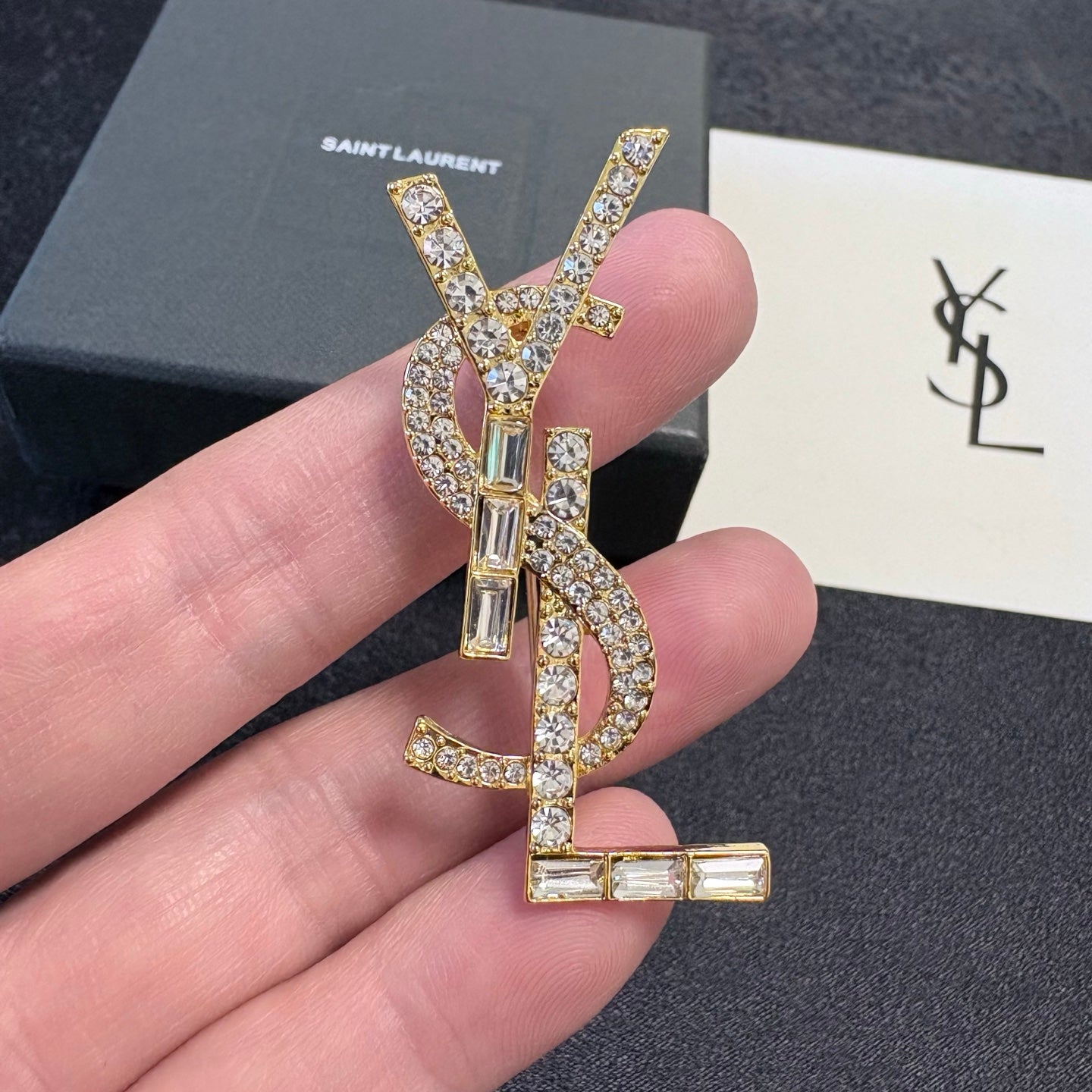 26SS NUEVO broche de oro con diamantes