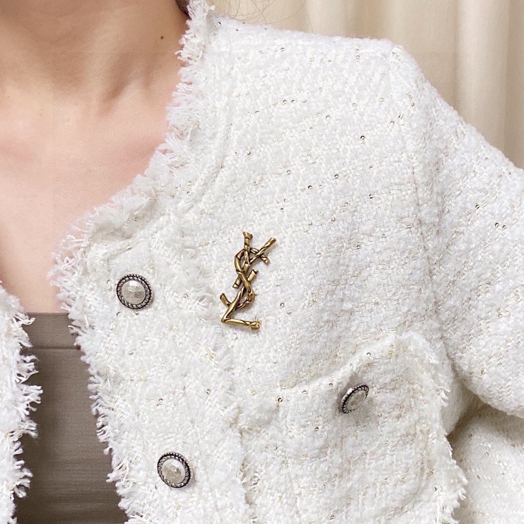 26SS NUEVO broche vintage de bronce