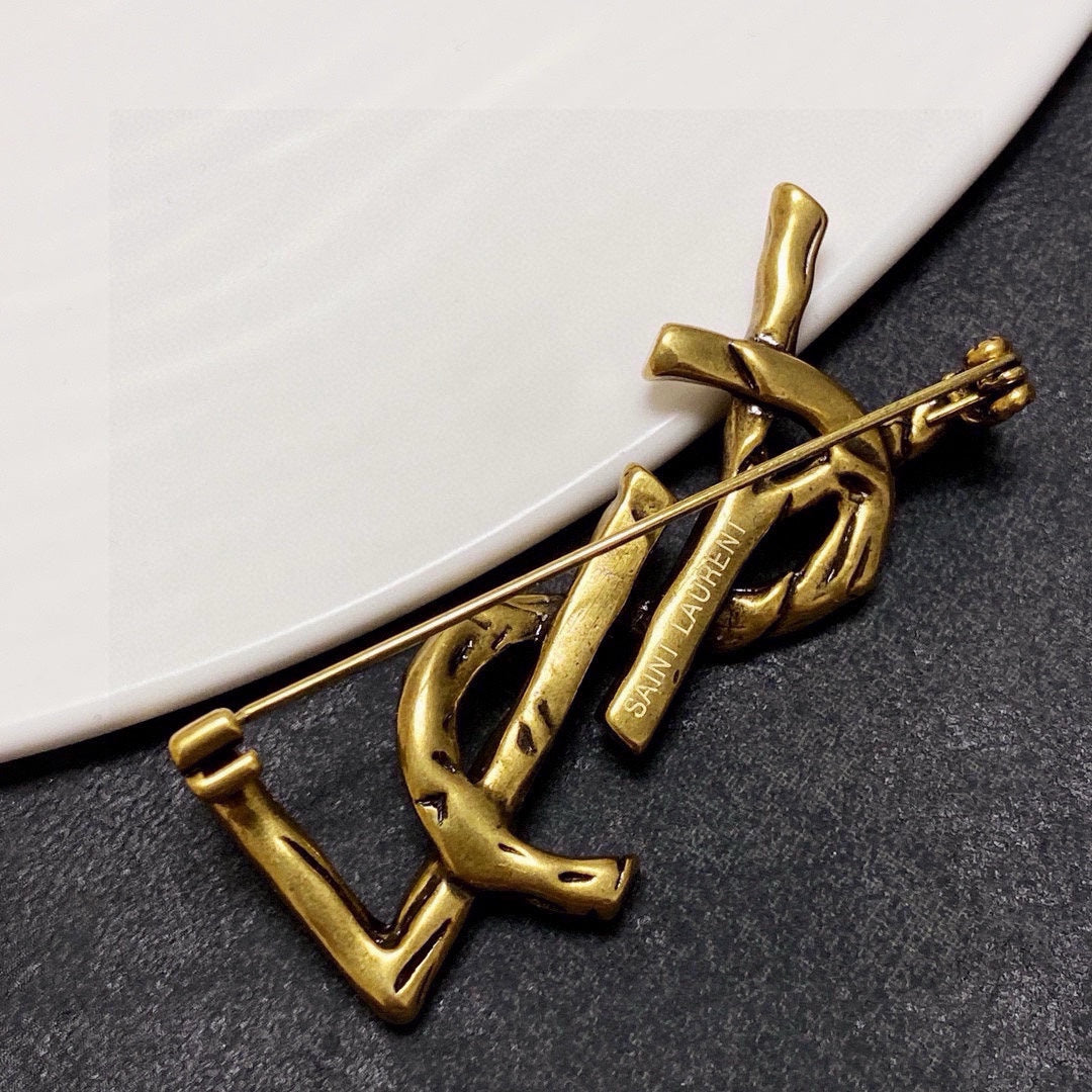 26SS NUEVO broche vintage de bronce