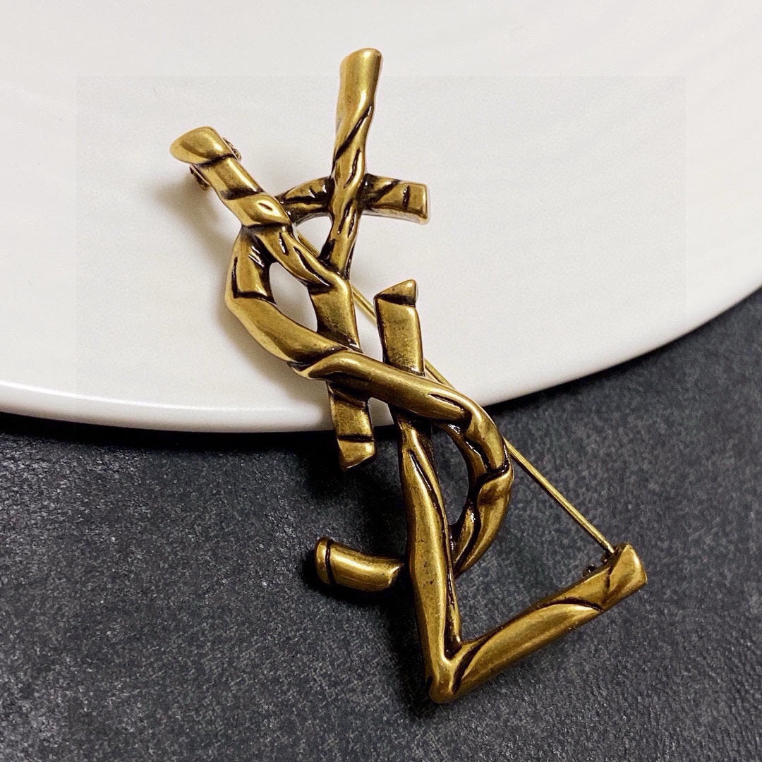 26SS NUEVO broche vintage de bronce