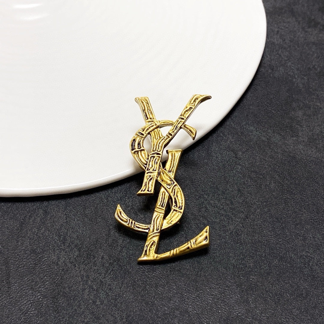 Broche de madera NUEVO 26SS
