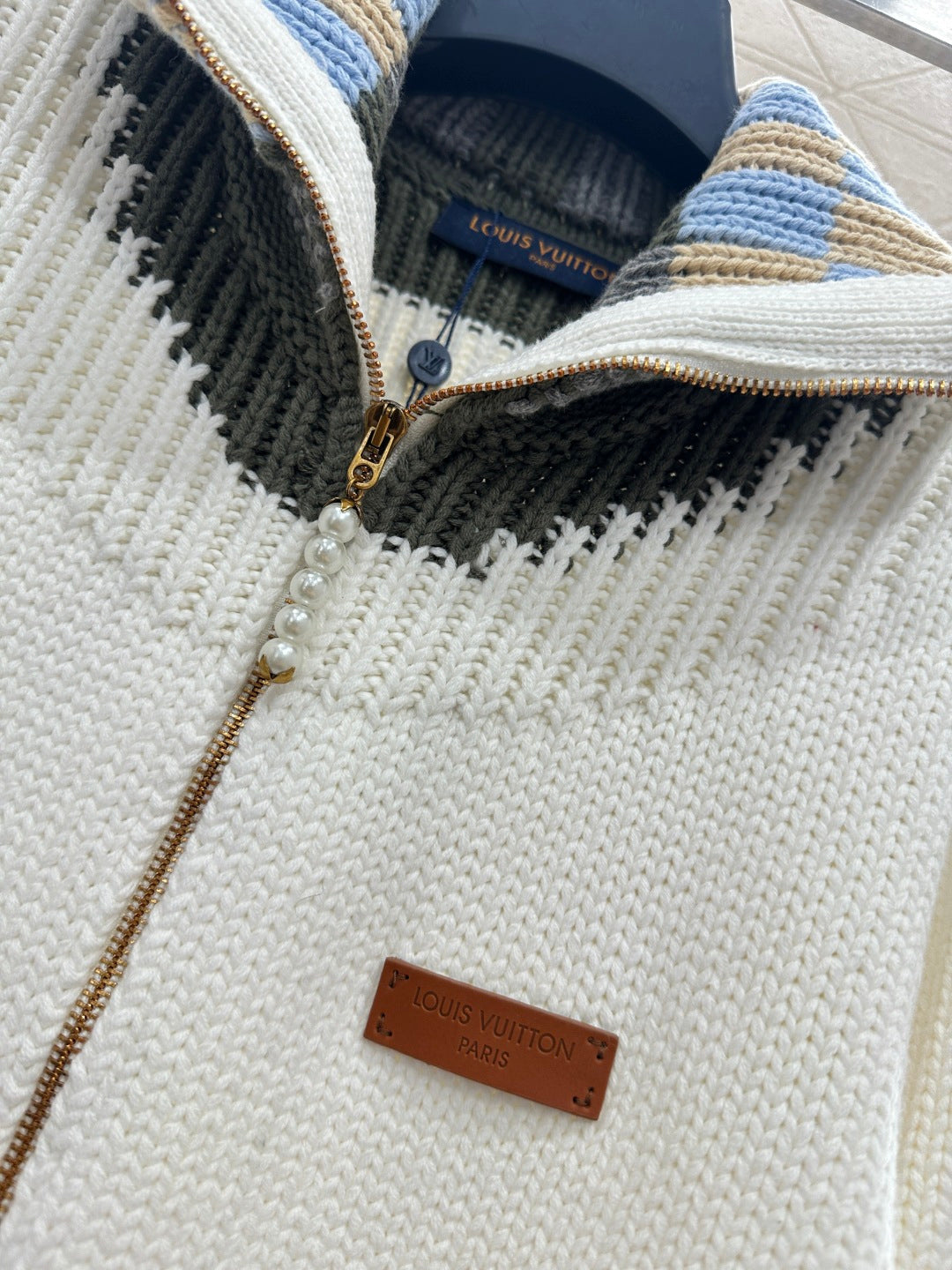 26SS NEU Strickjacke