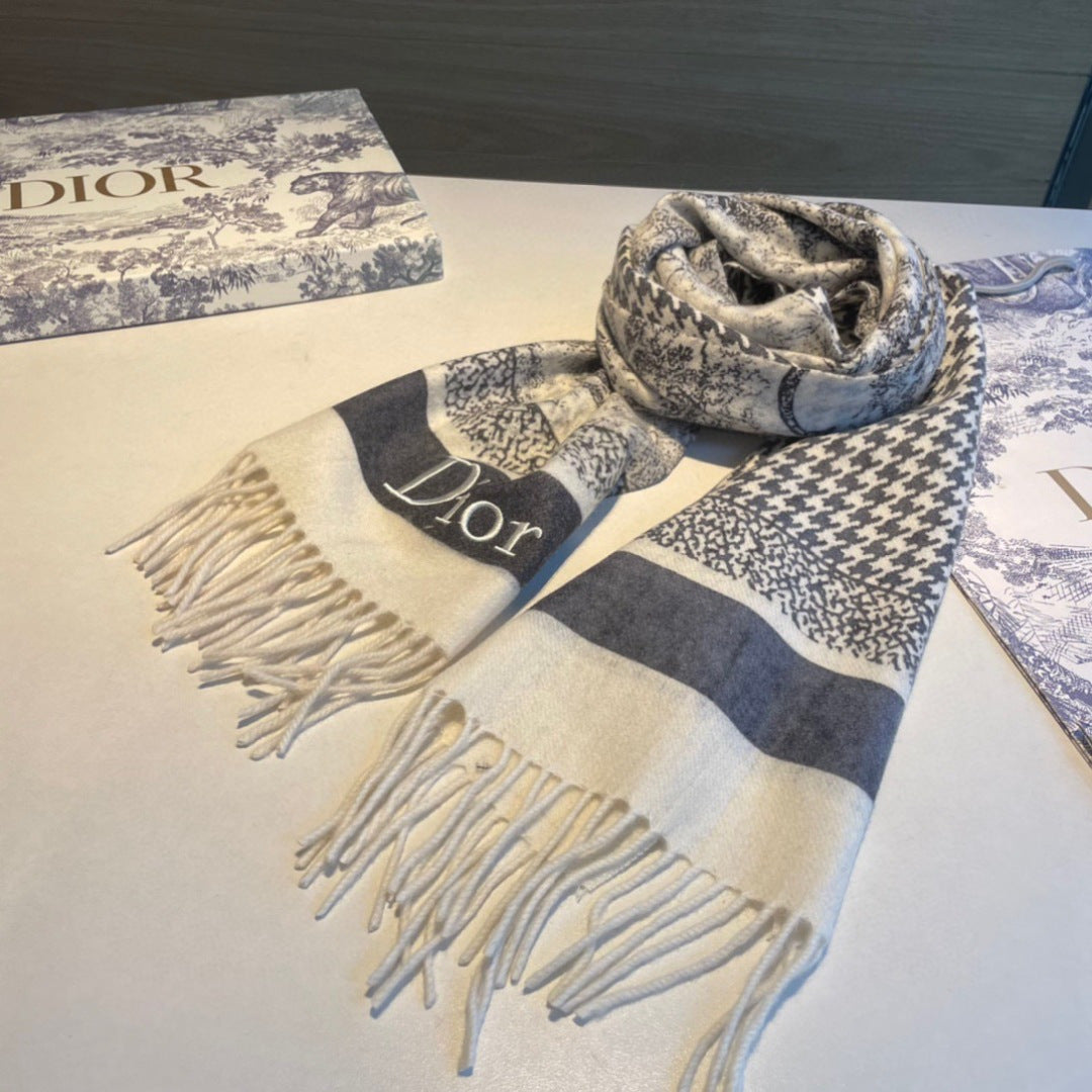 Pañuelo con borlas NUEVO 26SS