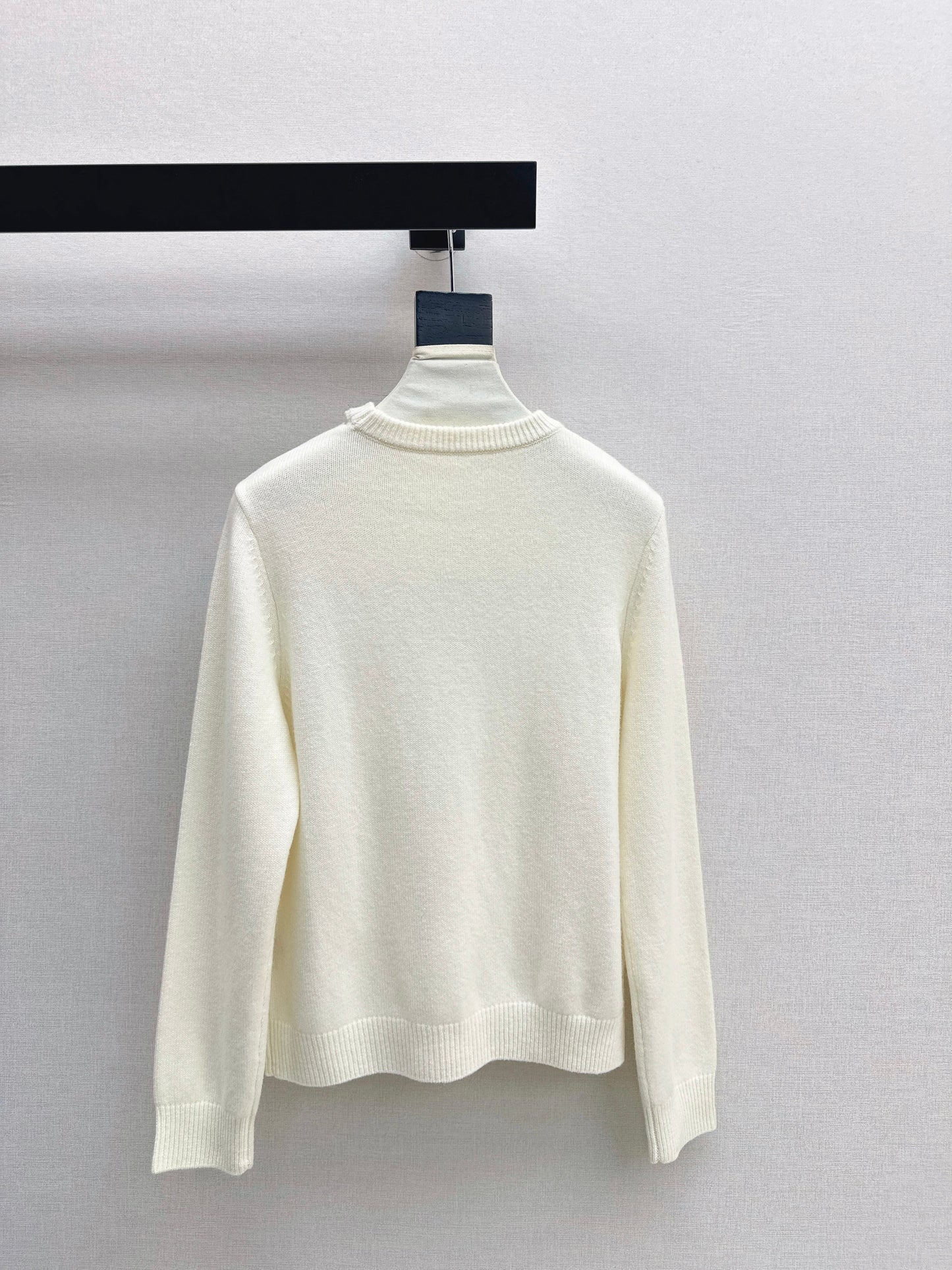 26SS NEUER Wollcardigan