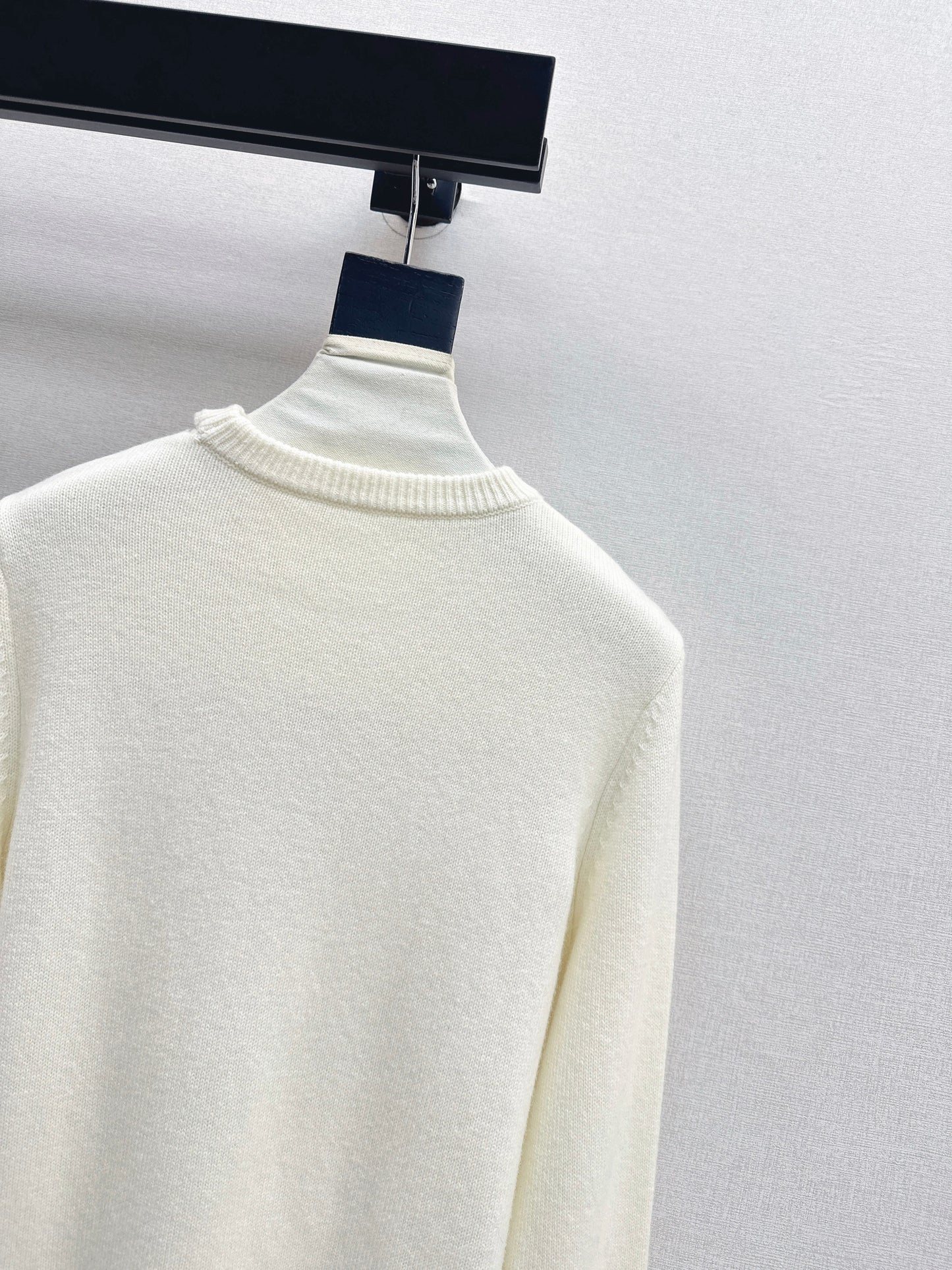 26SS NEUER Wollcardigan