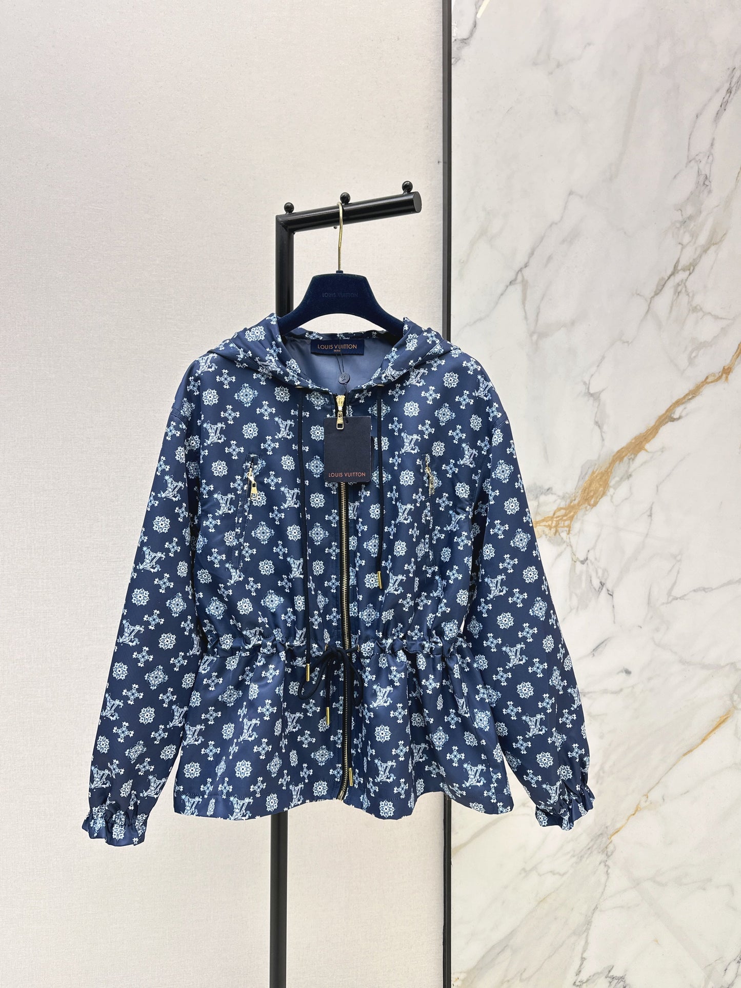 26SS NEUE Kapuzenjacke mit Kordelzug