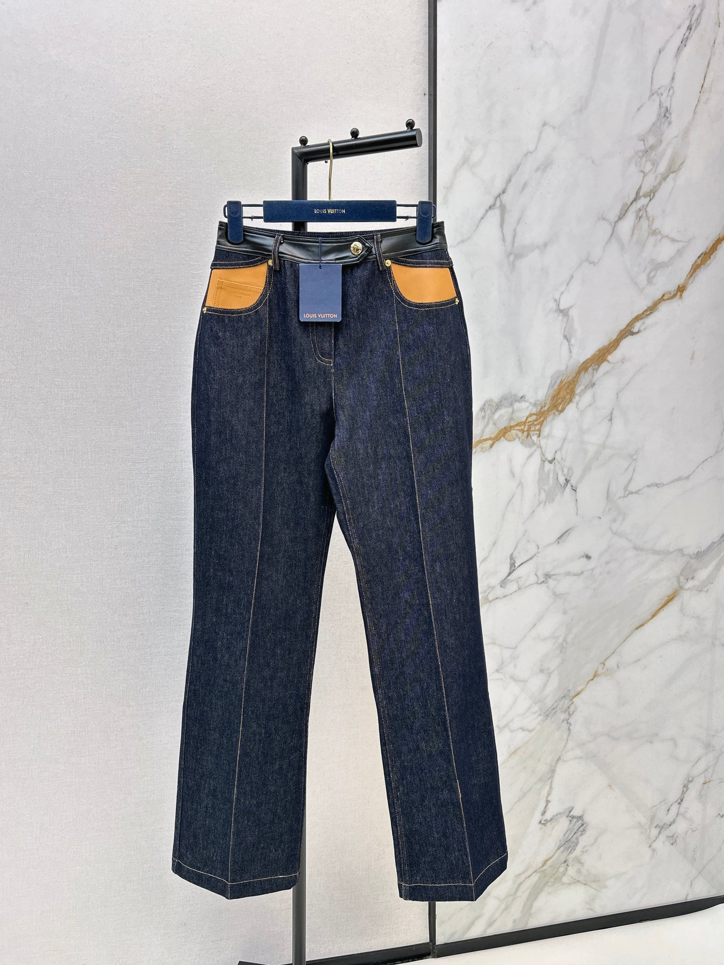 26SS NEUE Straight-Leg Jeans
