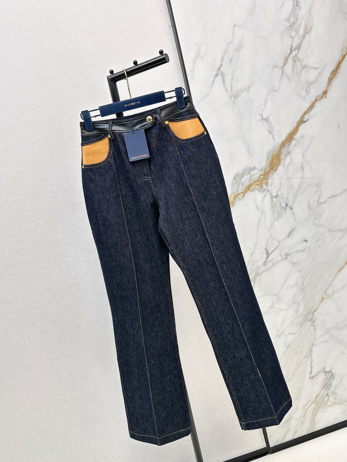 26SS NEUE Straight-Leg Jeans