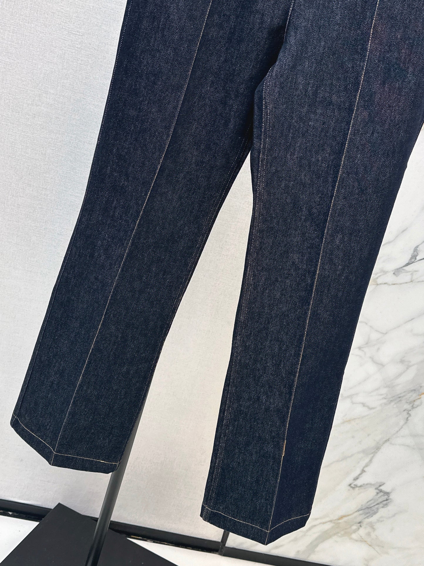 26SS NEUE Straight-Leg Jeans