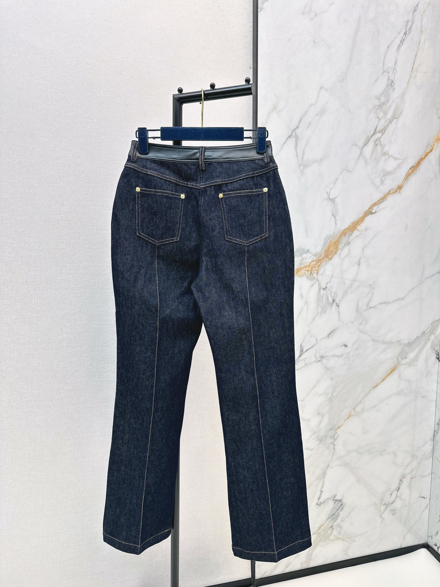 26SS NEUE Straight-Leg Jeans