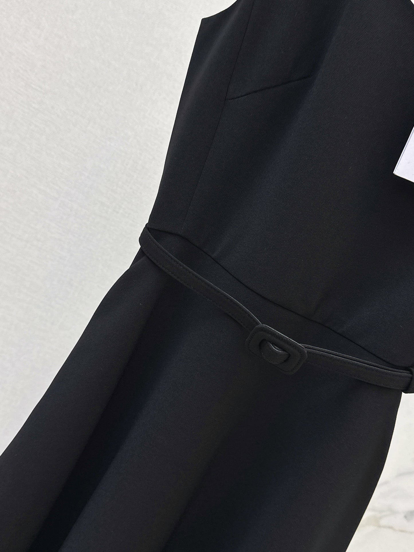 26SS NEW classic sleeveless belted dress