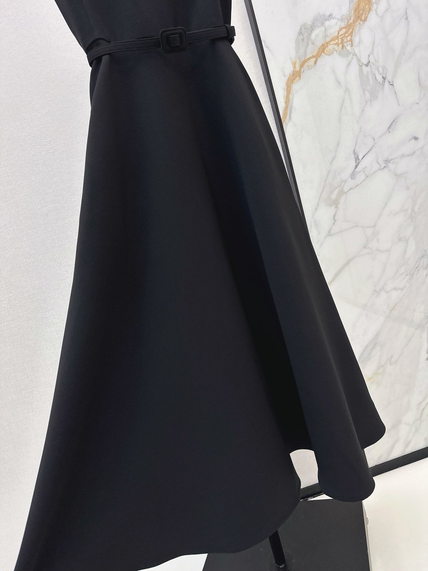 26SS NEW classic sleeveless belted dress