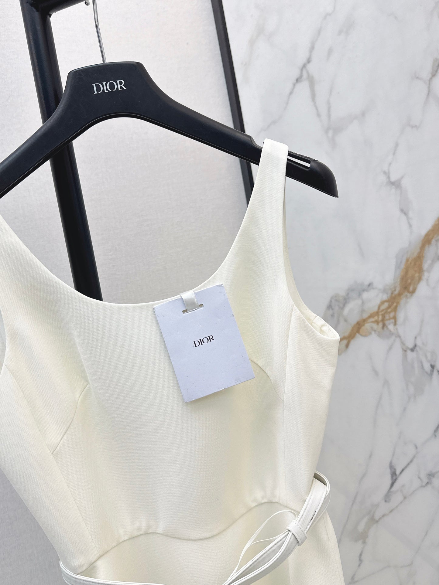 26SS NEW classic sleeveless belted dress