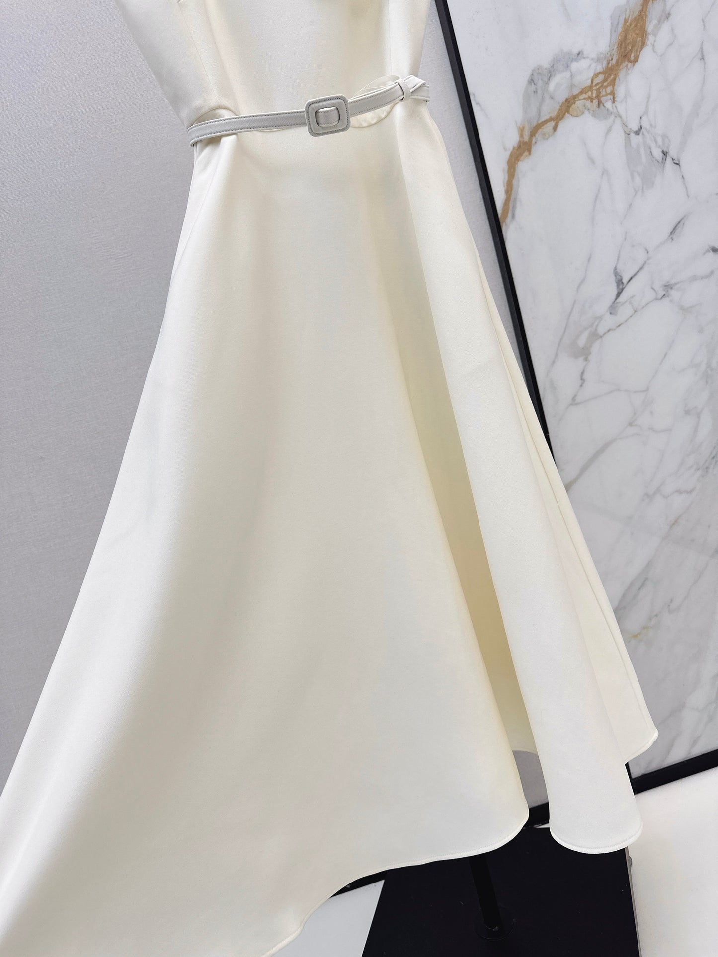 26SS NEW classic sleeveless belted dress