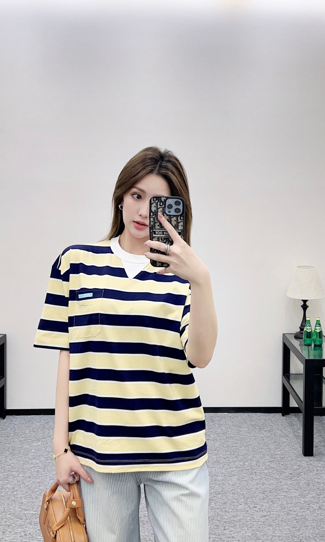 26SS NEUES Gestreiftes T-Shirt mit überschnittenen Schultern