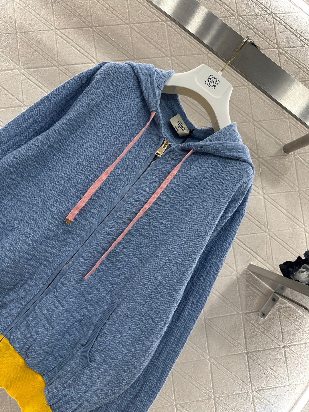 26SS NEUE Strickjacke