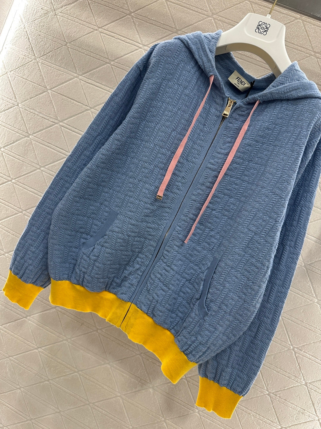 26SS NEUE Strickjacke
