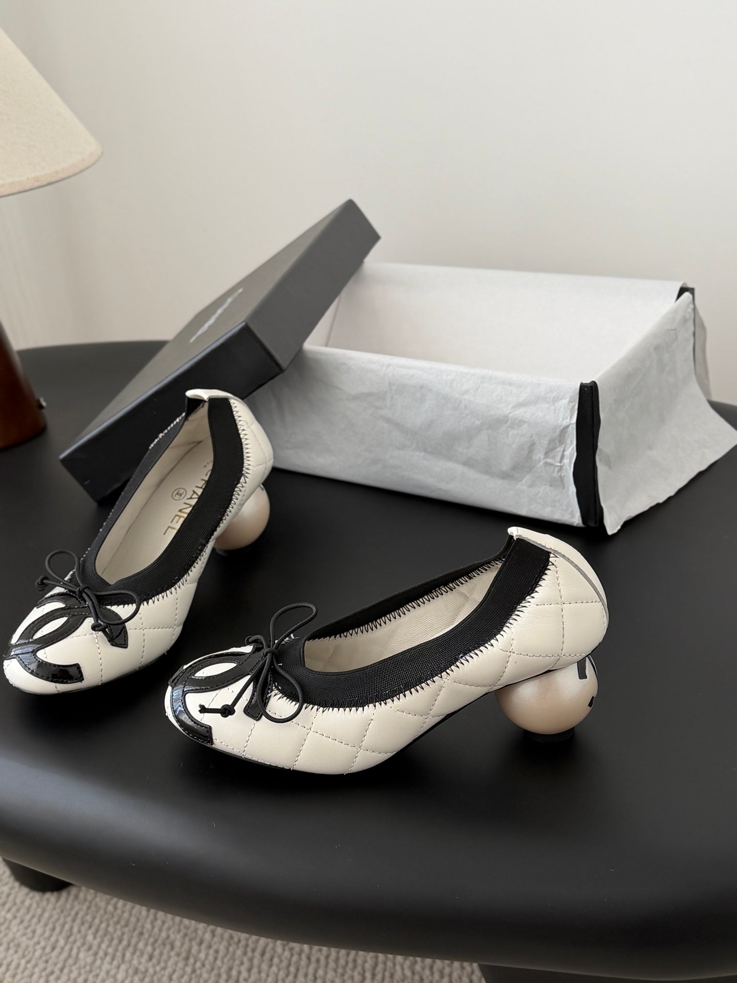 26SS NEUE Ballerinas mit klobigem Absatz (Absatzhöhe: 4,5 cm)