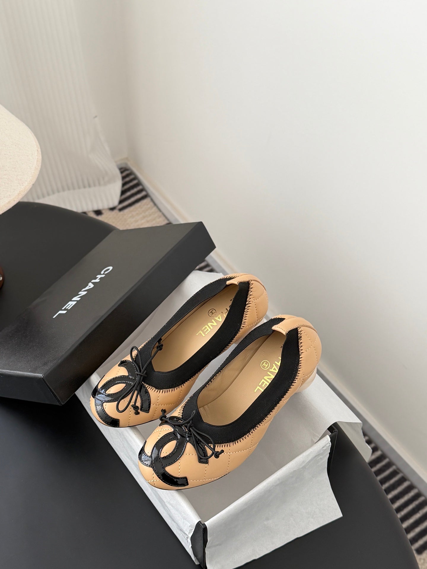 26SS NEUE Ballerinas mit klobigem Absatz (Absatzhöhe: 4,5 cm)
