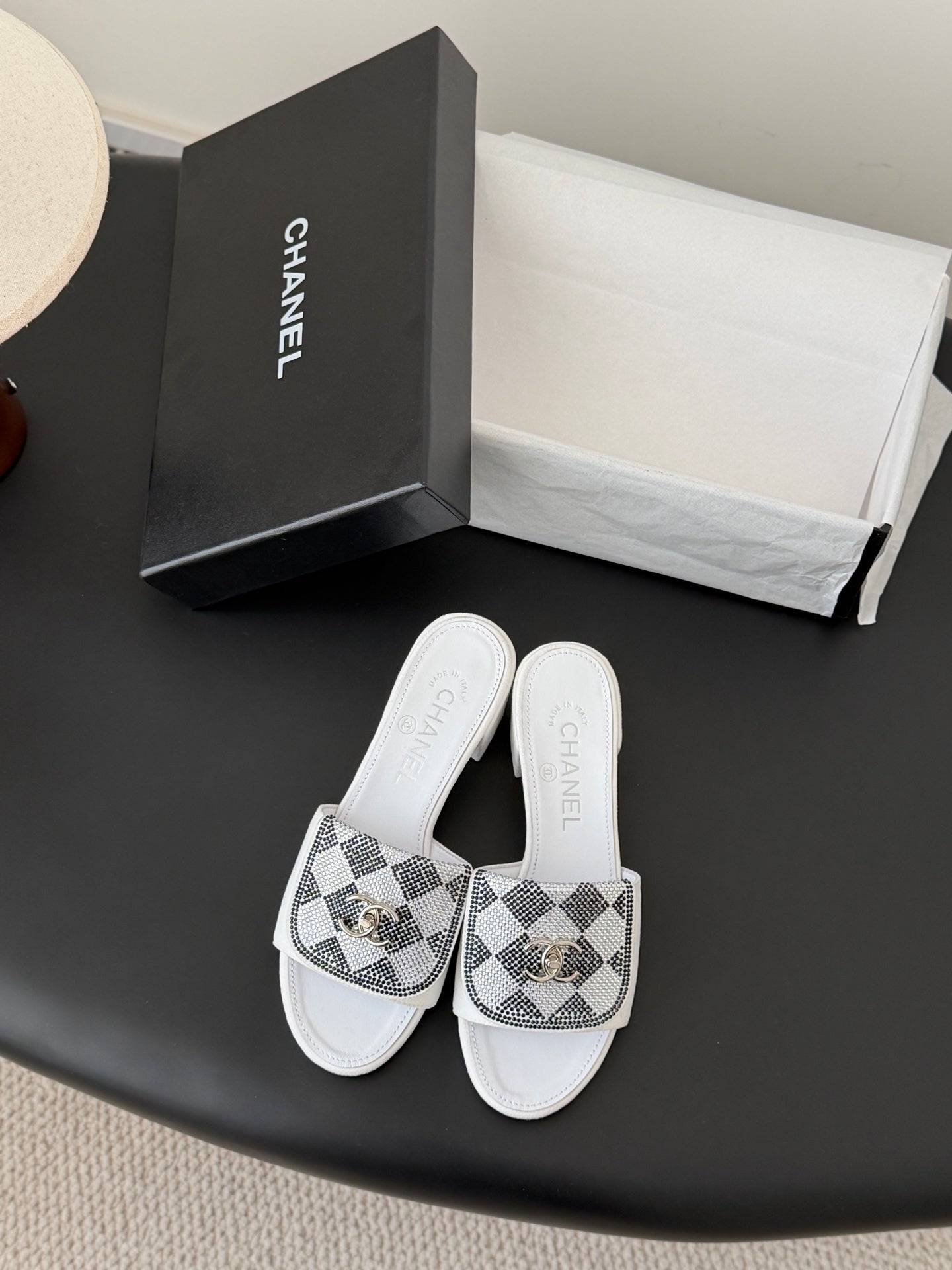 26SS NEW rhinestone-embellished chunky sandals