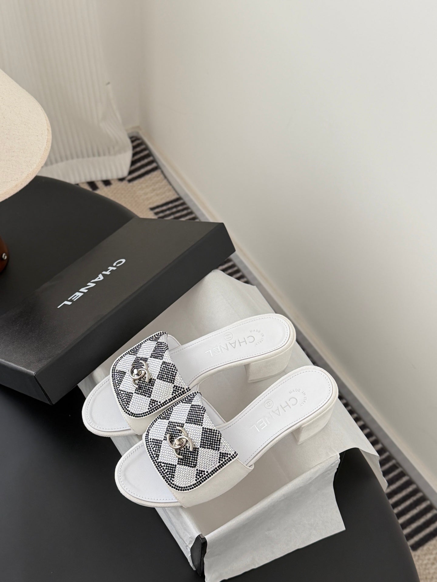 26SS NEW rhinestone-embellished chunky sandals