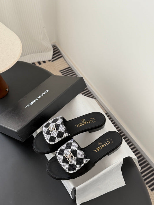 26SS NEW rhinestone-embellished sandals