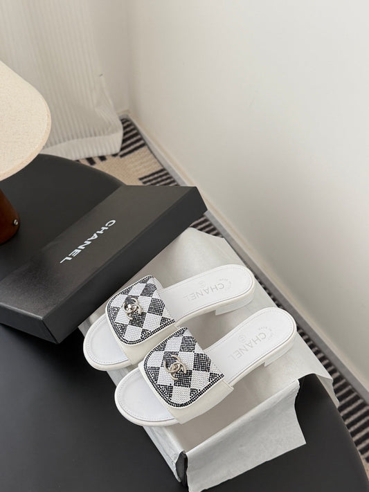 26SS NEW rhinestone-embellished sandals
