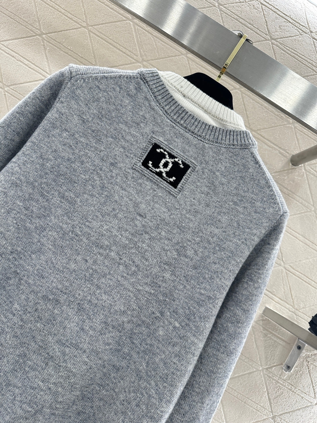 26SS NEUER Strickpullover