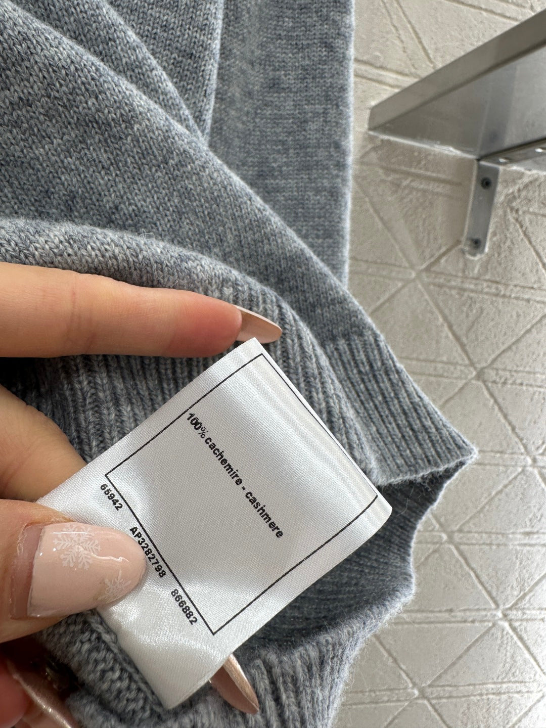 26SS NEUER Strickpullover
