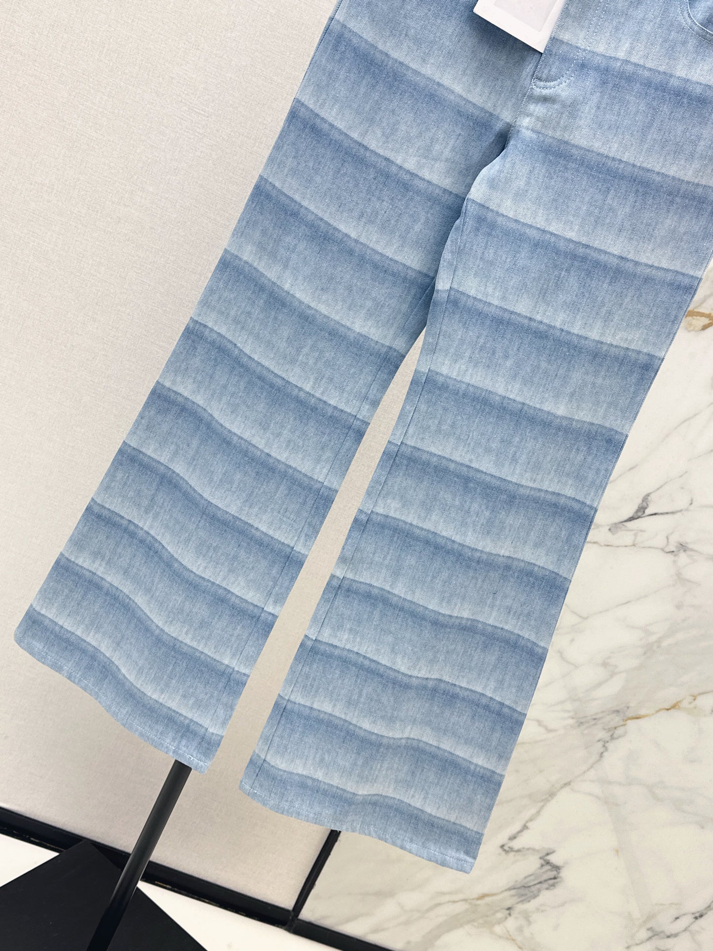 26SS NEUE Laser-washed gestreifte Schlagjeans