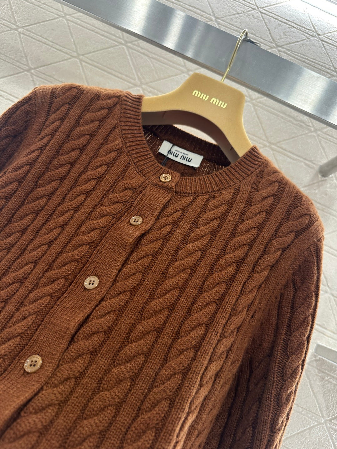 26SS NEUER Strickcardigan