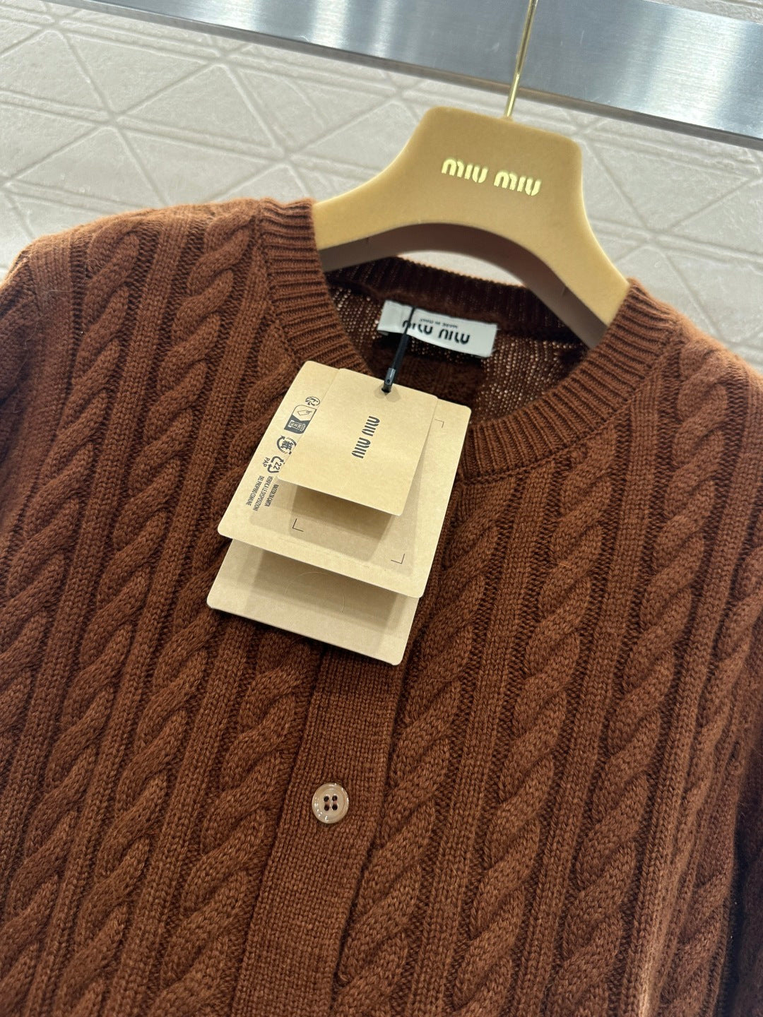 26SS NEUER Strickcardigan