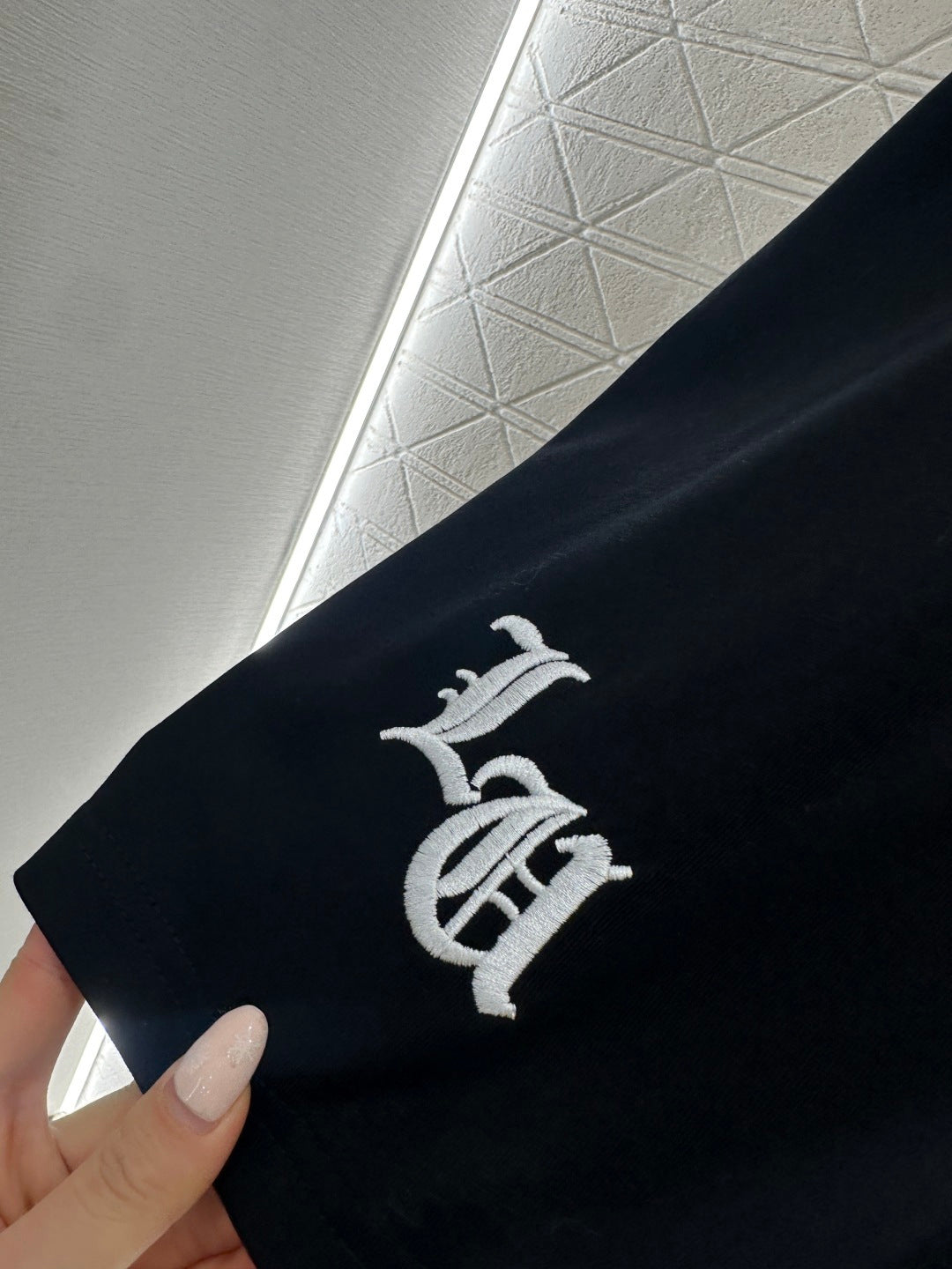 26SS NEUES Logo T-Shirt