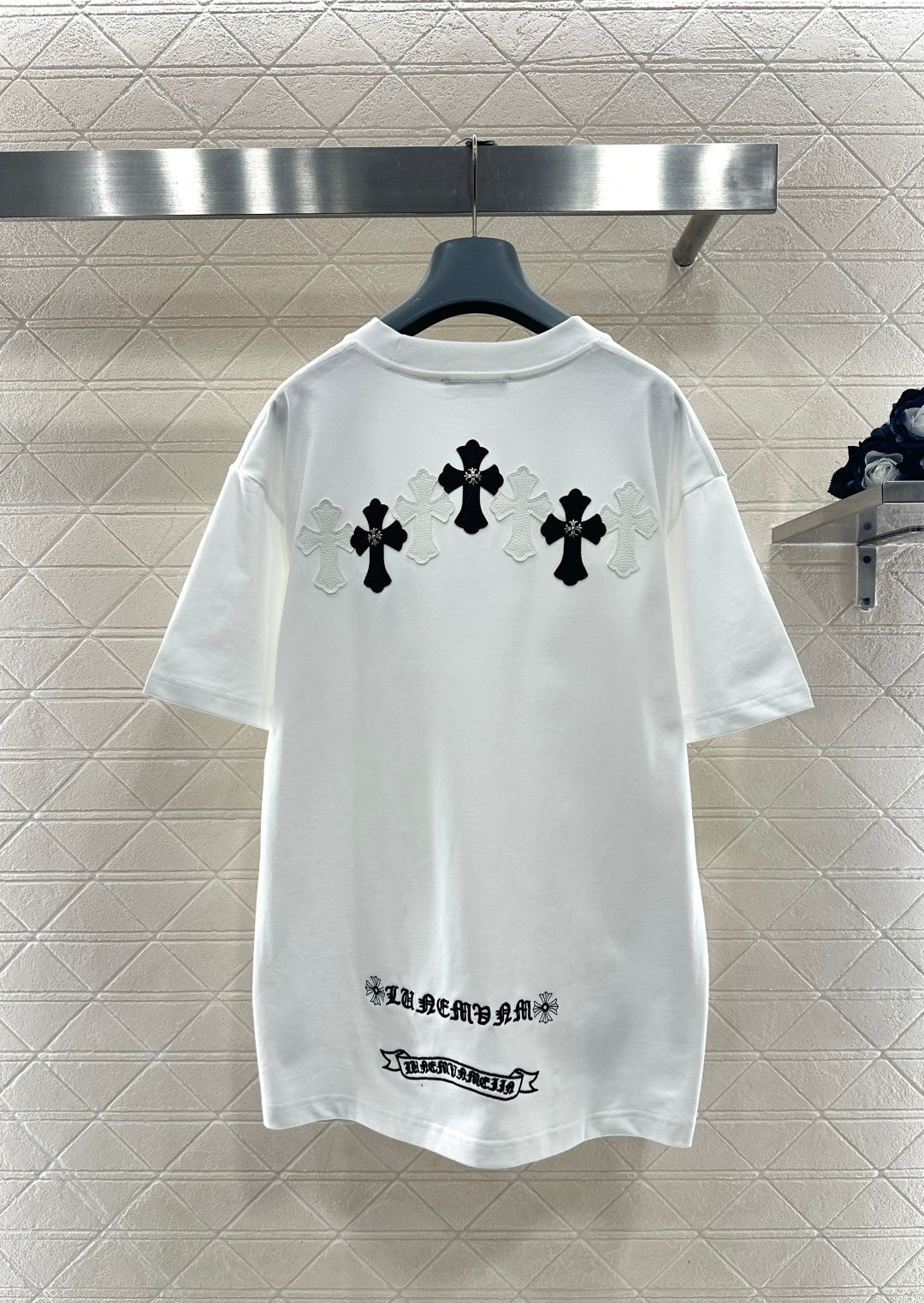26SS NEUES Logo T-Shirt