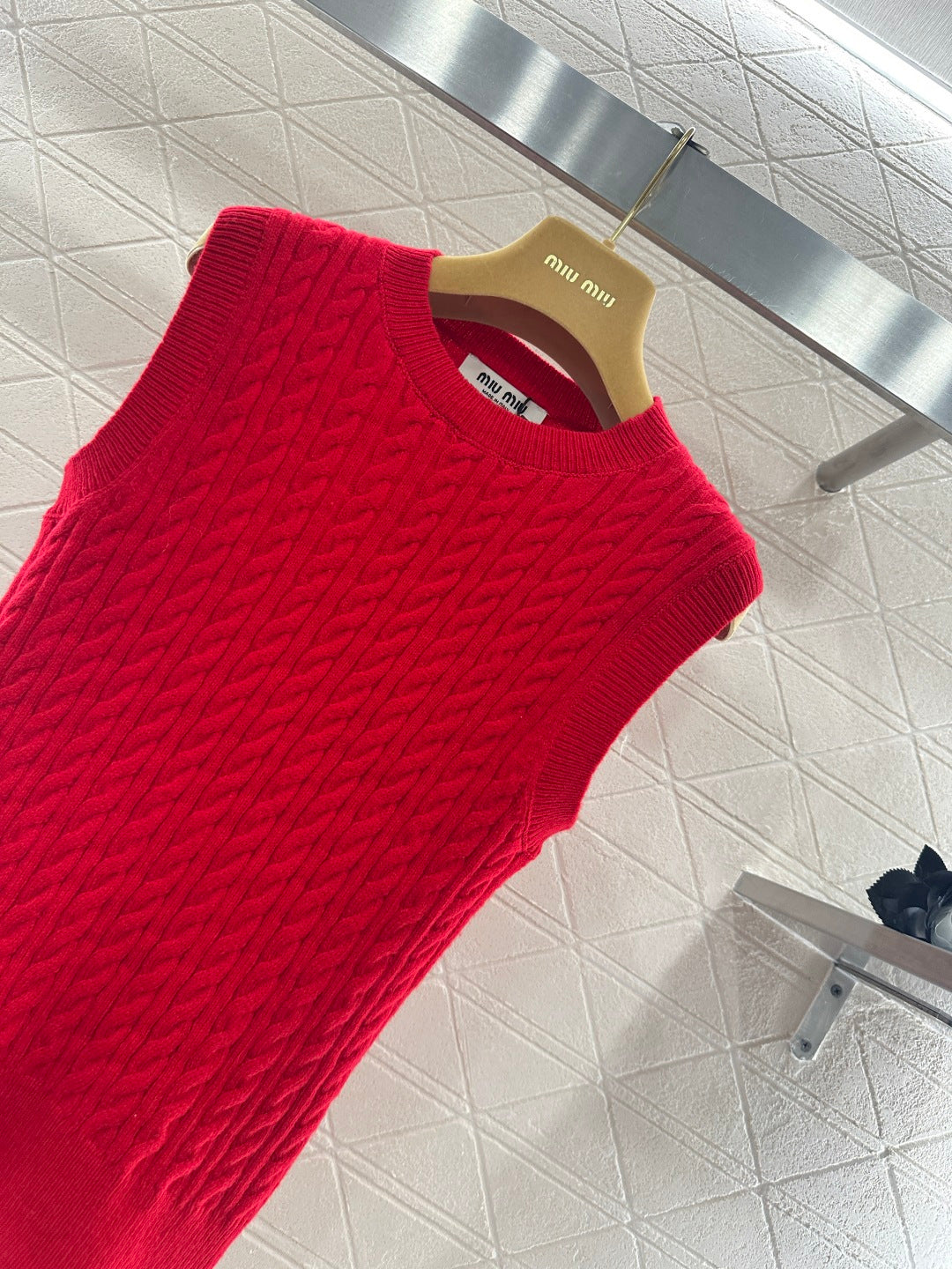 26SS NEU Strickweste
