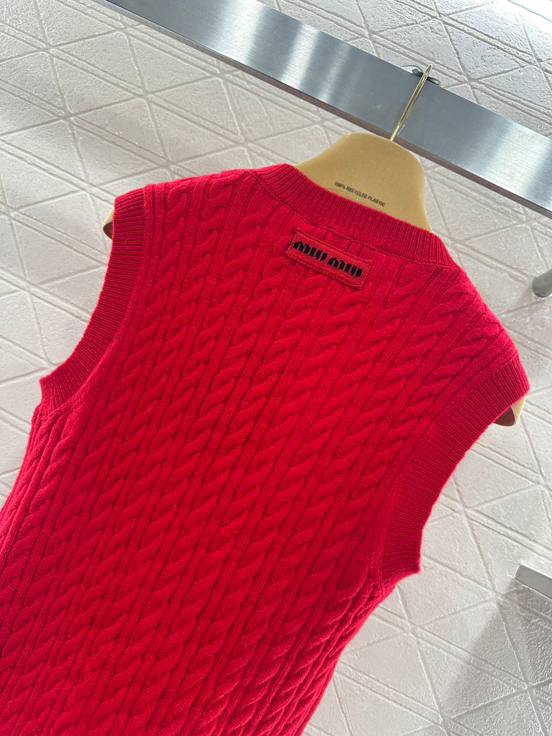 26SS NEU Strickweste