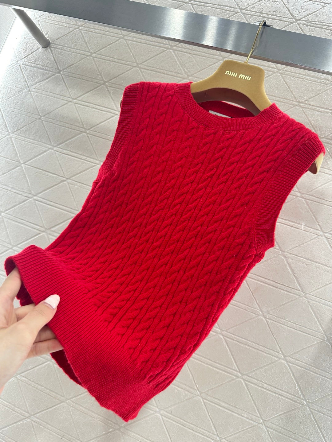 26SS NEU Strickweste