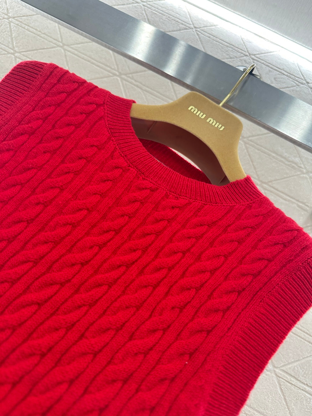 26SS NEU Strickweste