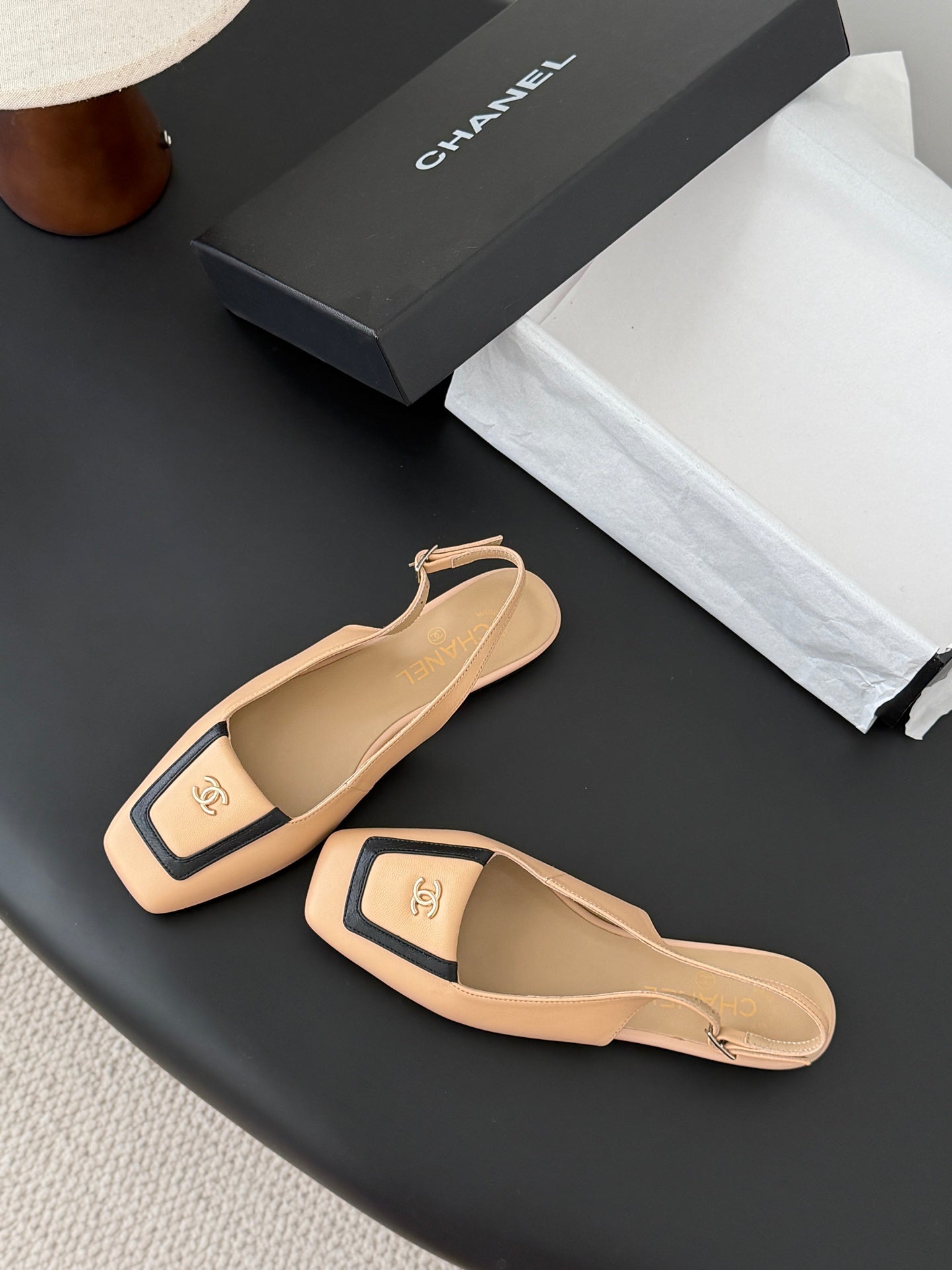 26SS NEUE Slingback-Mary-Janes mit eckiger Kappe