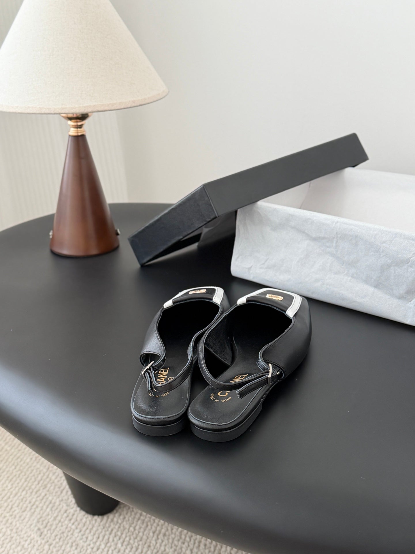 26SS NEUE Slingback-Mary-Janes mit eckiger Kappe