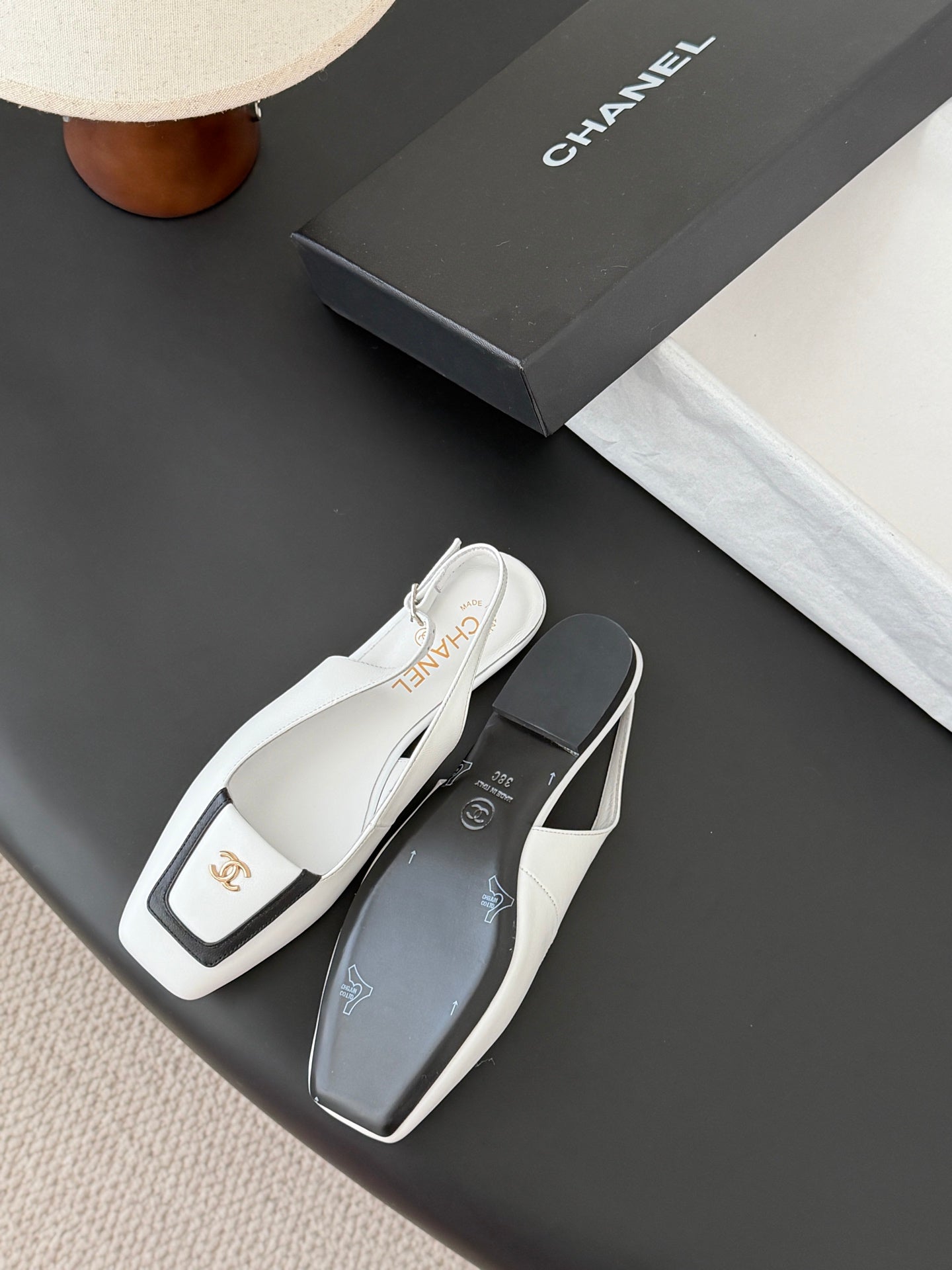 26SS NEUE Slingback-Mary-Janes mit eckiger Kappe
